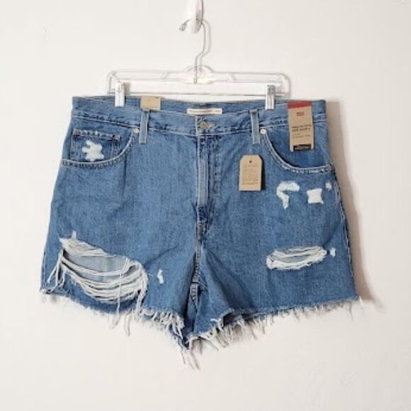 Levi's Women's High Waisted Mom Shorts Size 18W NWT - Picture 1 of 6
